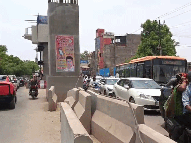 एमजी रोड पर लगा लंबा जाम