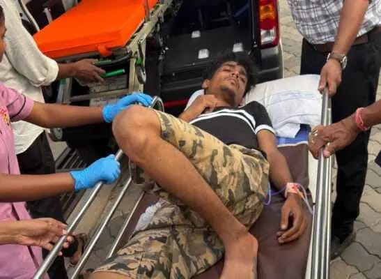 गिरफ्तार आरोपी सैफ थाने के शौचालय की खिड़की तोड़कर वहां से भाग निकला था। जिसे पुलिस ने हाफ एनकाउंटर कर पकड़ा।