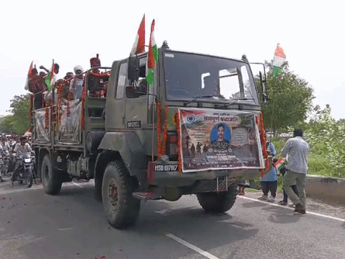 शहीद सुरेश गेनन का आज उनके पैतृक गांव में सैन्य सम्मान के साथ अंतिम संस्कार किया गया।
