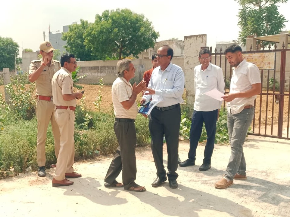 अवैध पटाखा पर प्रशासन और पुलिस की संयुक्त टीम पहुंची।