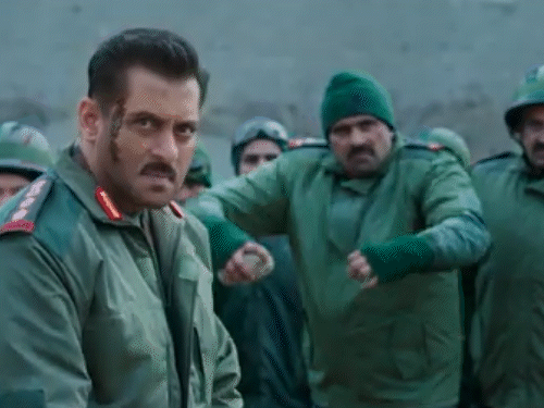 फिल्म में सलमान कमांडिंग ऑफिसर कर्नल संतोष बाबू का किरदार निभा रहे हैं।