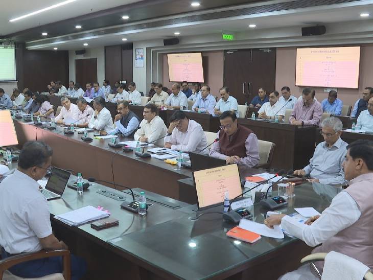 सीएम ने A+ मॉनिटर प्रकरणों की समीक्षा बैठक मेंं अफसरों को निर्देश दिए।