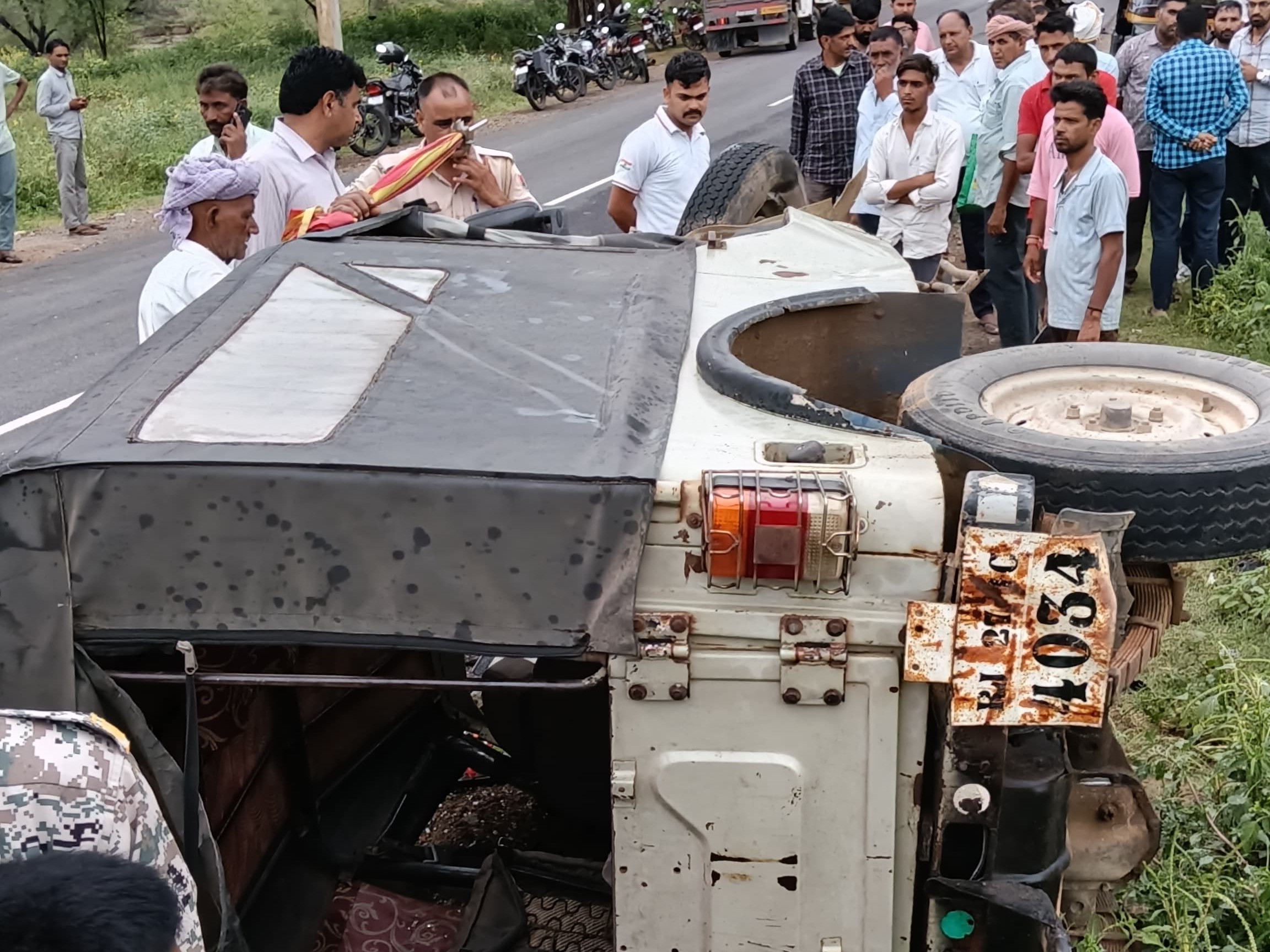 सूचना पर स्थानीय पुलिस और क्यूआरटी टीम मौके पर पहुंची।