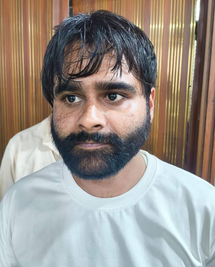 यह तस्वीर सलमान की है, जो काम में अल्ट्रासाउंड करता था।