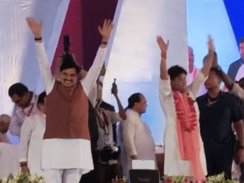 शिलान्यास कार्यक्रम में मुख्यमंत्री डॉ. मोहन यादव, केंद्रीय मंत्री ज्योतिरादित्य सिंधिया मौजूद।