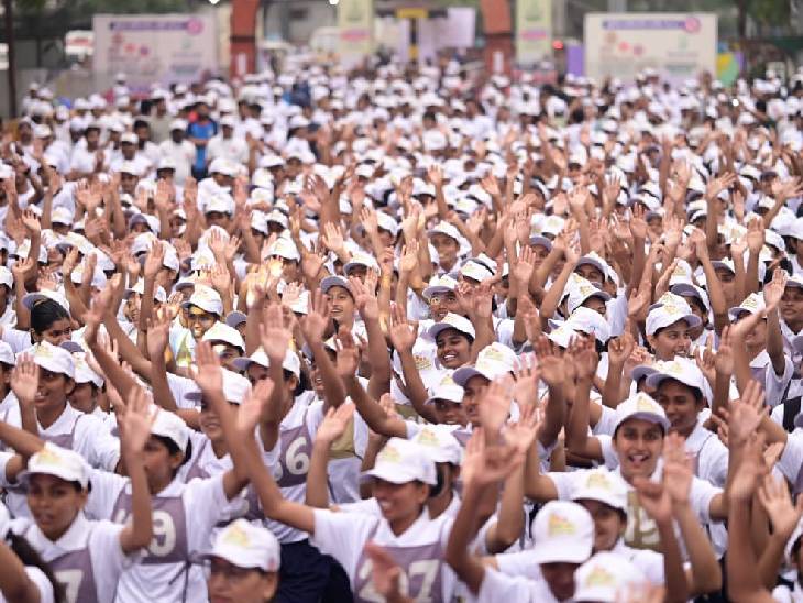 लोगों में इतना उत्साह था.