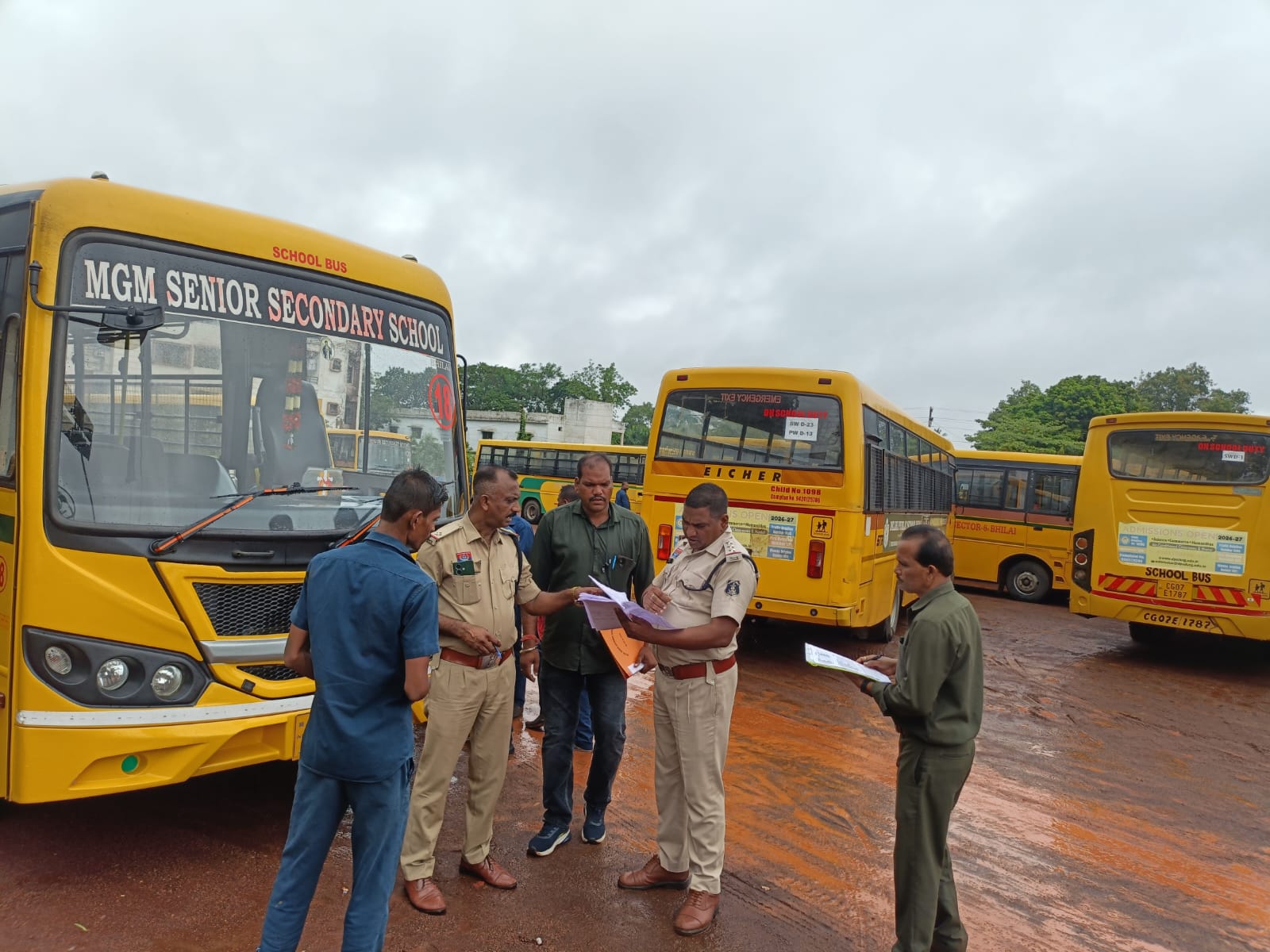 durg-school-bus-safety-check-drivers-health-issues-found