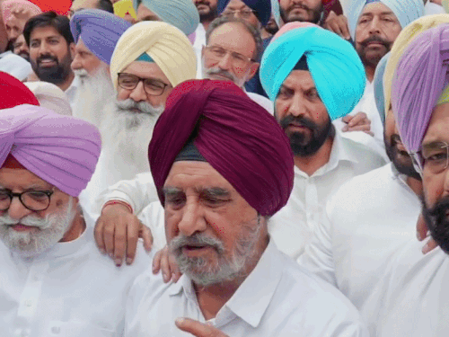 मीटिंग में यह तय हुआ कि मीडिया के सामने सिर्फ एक ही लाइन बोलनी है कि "चन्नी साहब को सारे अधिकार दे दिए गए हैं और वो हमारी नाराजगी हाईकमान तक पहुंचाएंगे। मीटिंग खत्म होने के बाद तृप्त रजिंदर बाजवा ने मीडिया के सामने बिल्कुल यही लाइन दोहराई थी।