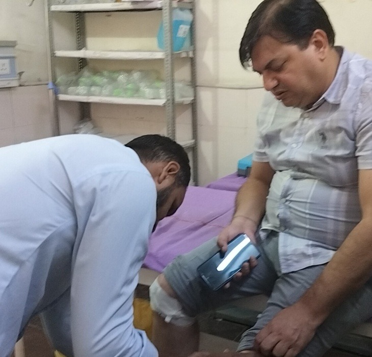 हाथापाई के बाद एक्सईएन कृष्ण कुमार ने सिविल अस्पताल में इलाज कराया।