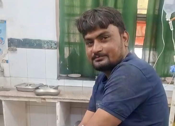 घायल ट्रेलर ड्राइवर जिसे इलाज के लिए पाली के बांगड़ हॉस्पिटल लाया गया।