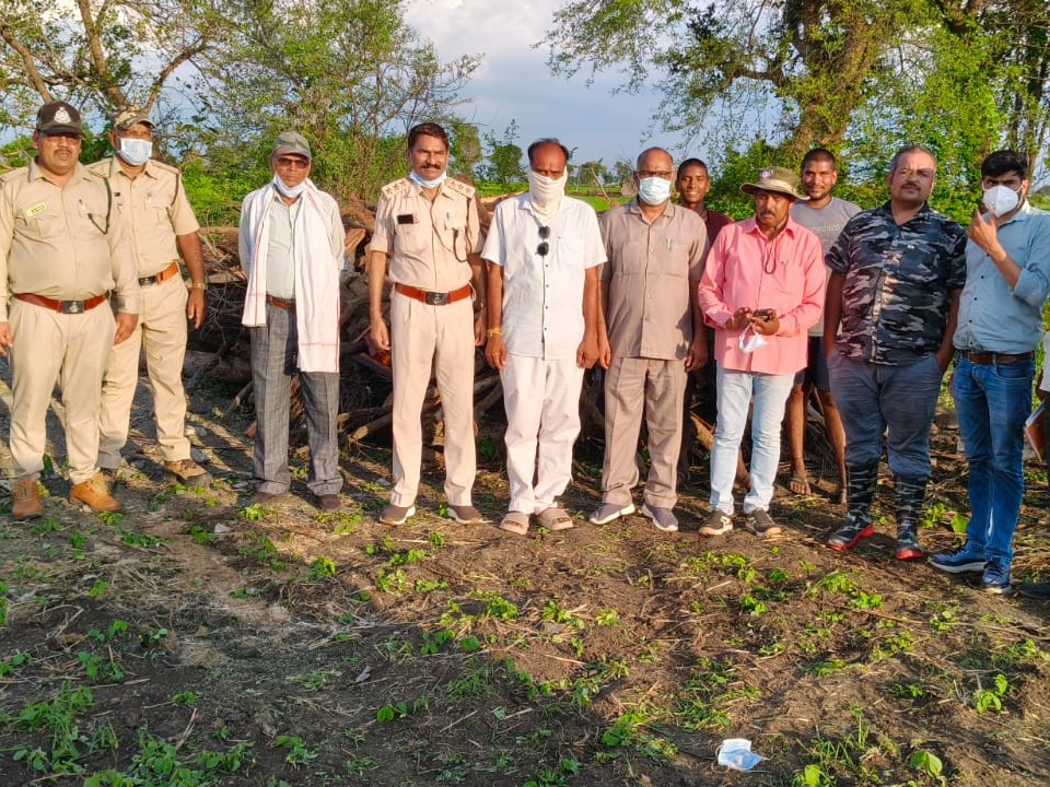 वन विभाग ने सोमवार को शव बरामद किये