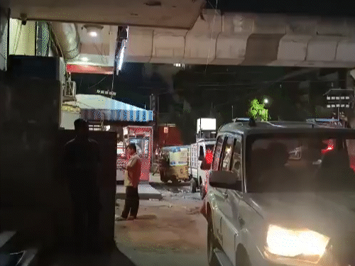 सोमवार की देर शाम डीएसपी को गिरफ्तार करने पहुंची टीम।