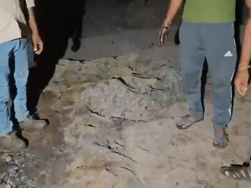 हादसे में 3 मजदूरों की मौत हो गई है. 2 एमपी के रहने वाले थे.