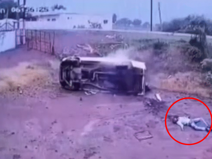 ड्राइवर को कार से फेंका गया, हवा में उछाला गया और फिर जमीन पर गिर गया।