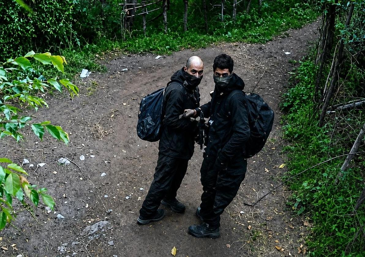 This picture of Latif Bhat (left) and Zakir Gani (right) in the Meemander area was taken from CCTV footage. Zakir's body has been recovered.