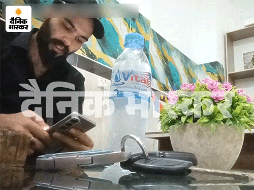 ये विक्की है। उसने हमें मिलने के लिए अपने घर में बुलाया था। हमसे करीब 90 मिनट बात की। इसी घर में विक्की स्कैम के लिए आने वाले लड़कों को रुकवाता है।