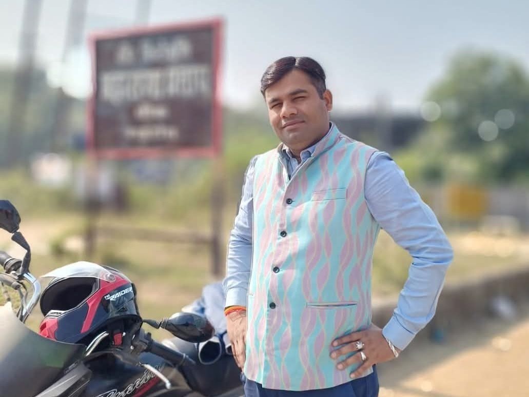 विवेकानंद तिवारी ने कहा कि वे अब सिविल ड्रेस में सड़क जागरुकता के वीडियो बनाएंगे।