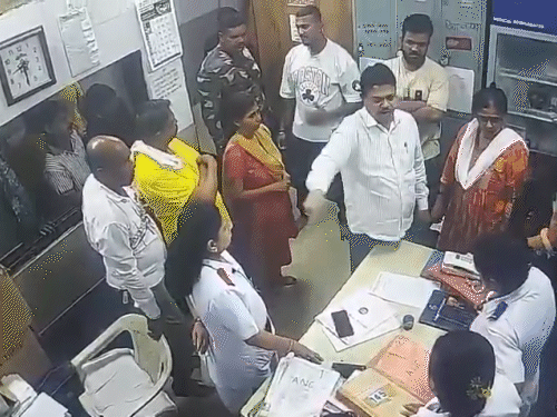 When the female doctor began calling someone, the councilor snatched the phone from her.