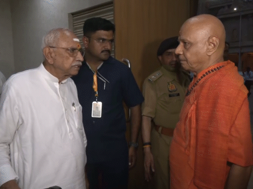 चंपत राय और डॉ. अनिल मिश्रा का इस्तीफा स्वीकार करने का फैसला 6 जुलाई को ट्रस्टियों की बैठक में लिया गया था.