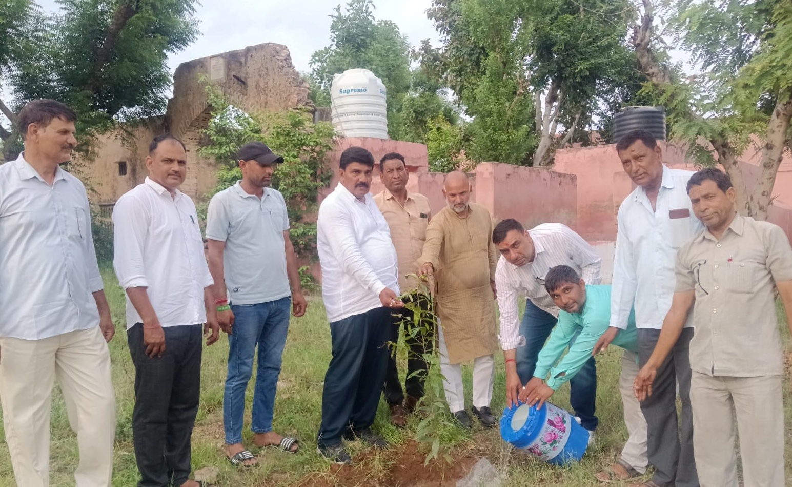 'वंदे गंगा जल संरक्षण-जन अभियान-2026' के तहत पौधारोपण से दिया पर्यावरण संरक्षण का संदेश।