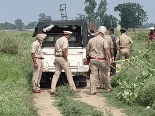जालंधर में एनकाउंटर के बाद मौके पर भारी पुलिस फोर्स पहुंची हैं। पूरा एरिया सील किया गया है।
