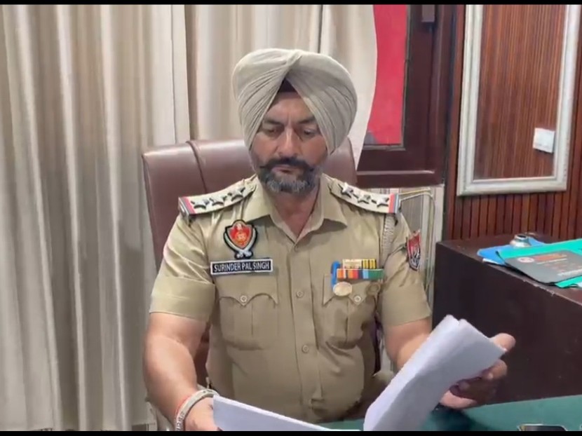 एसएचओ सुरिंदरपाल सिंह मामले की जानाकारी देते हुए