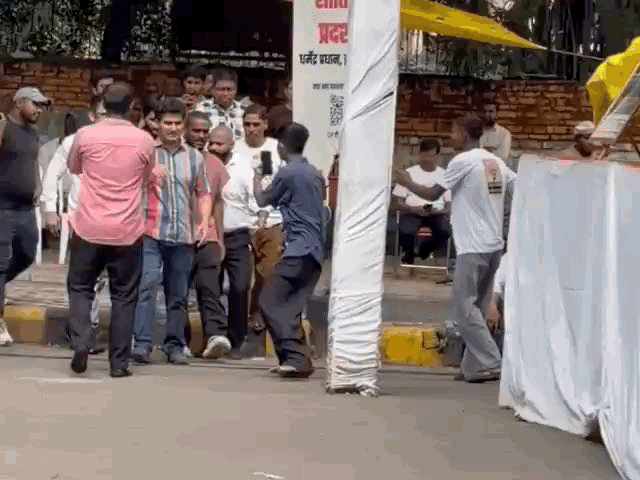 जंतर-मंतर धरने पर पहुंचे सिंगर काका।