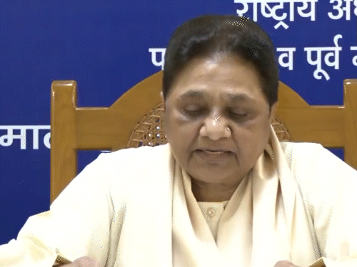 मायावती ने कहा- सड़कों पर उतरने से न्याय नहीं मिलता। संविधान में हमें अधिकार मिला हुआ है।