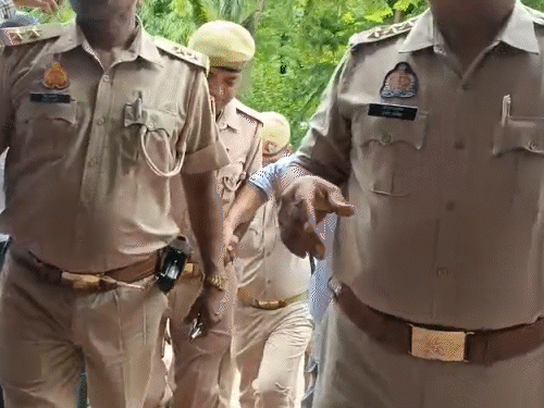 बच्चे की हत्या करने वाला विराज रिश्ते में उसका चाचा लगता है।