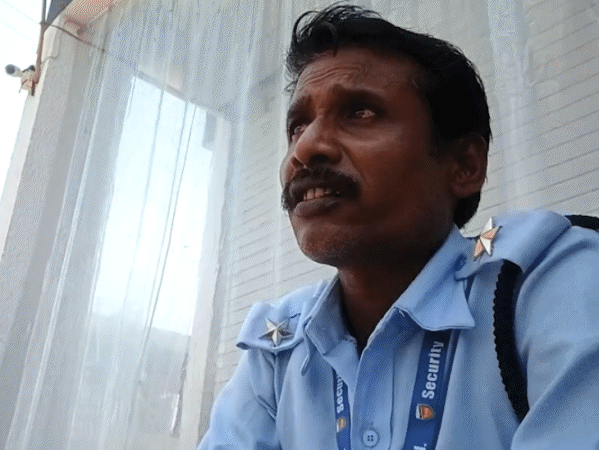 सुरक्षा पर्यवेक्षक गोविंद ने बताया कि दो टोकन लेने होंगे।