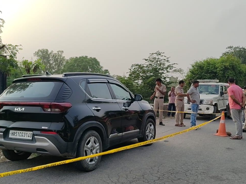 फोरेंसिक टीम ने वारदात स्थल को सील कर दिया है।