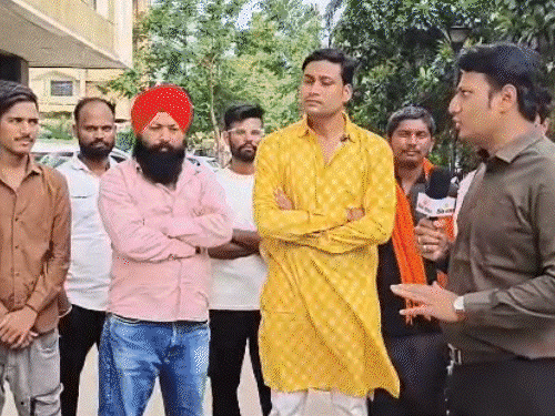 बेघर परिवारों के समर्थन में किया था प्रदर्शन, BJP नेताओं के खिलाफ चैट वायरल|रायपुर,Raipur - Dainik Bhaskar
