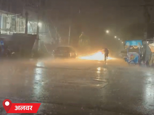 अलवर में शुक्रवार रात को करीब आधा घंटे तक बारिश हुई। शनिवार को भी बारिश की संभावना है।