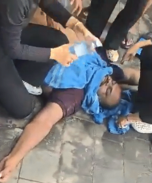 हादसे के बाद कुछ लोगों ने CPR देकर टूरिस्टों की मदद की कोशिश की।