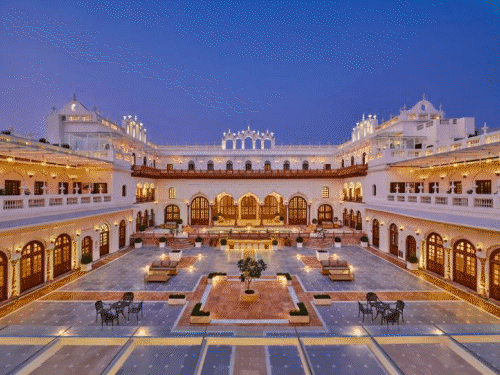 सदर मंजिल.