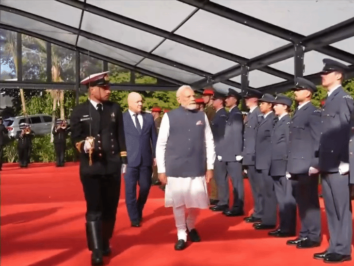 Prime Minister Narendra Modi was given a 'Guard of Honour' during his ceremonial welcome at Government House in Auckland.