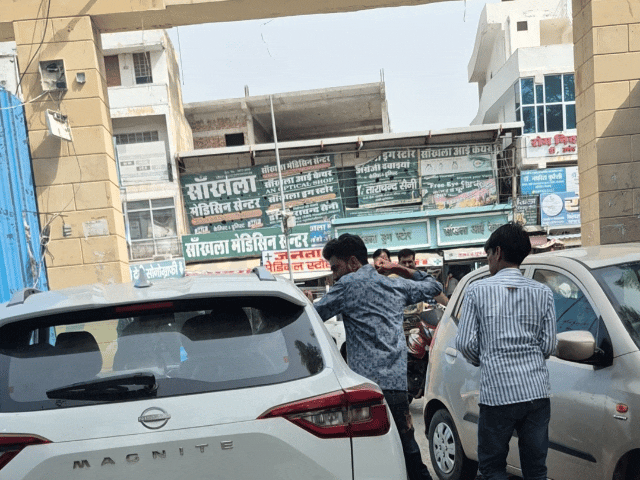 बीडीके अस्पताल में पार्किंग शुल्क को लेकर हुई बहस के बाद मारपीट शुरू हो गई।