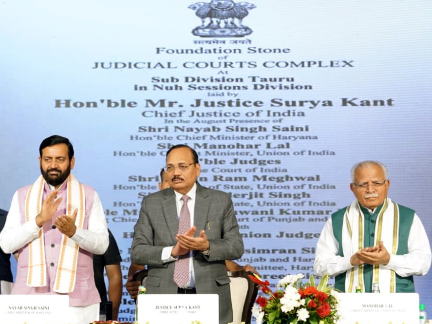 उदघाटन के बाद अपना संबोधन देते हुए CJI सूर्यकांत।