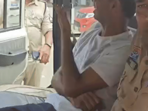 पुलिस ने संचालक एक संचालक विनोद को किया था गिरफ्तार