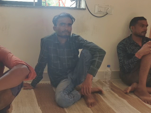 तीनों के खिलाफ मामला दर्ज कर वैधानिक कार्रवाई की जा रही है।