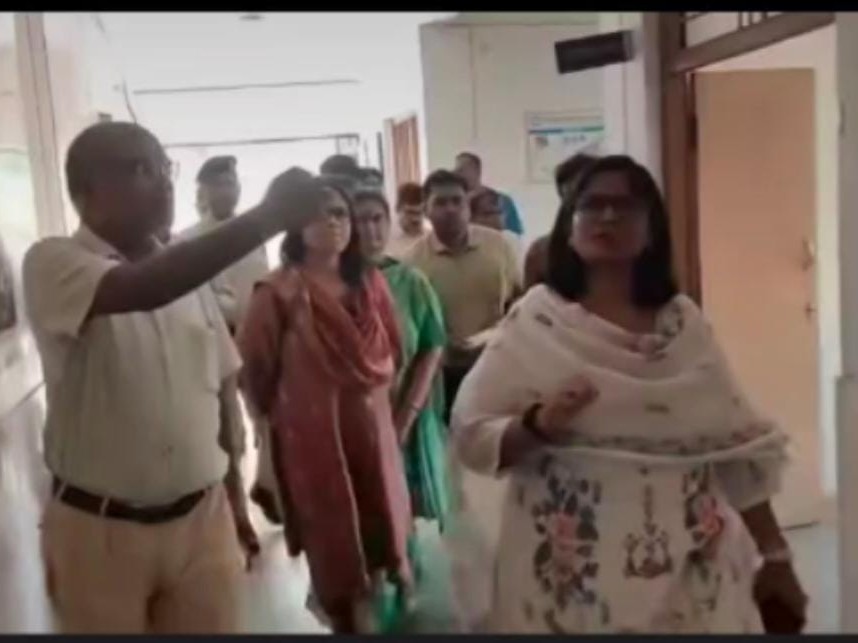 बिना अनुमति रहे गायब, टीकाकरण और कृत्रिम गर्भाधान के लक्ष्य भी नहीं किए पूरे|ग्वालियर,Gwalior - Dainik Bhaskar