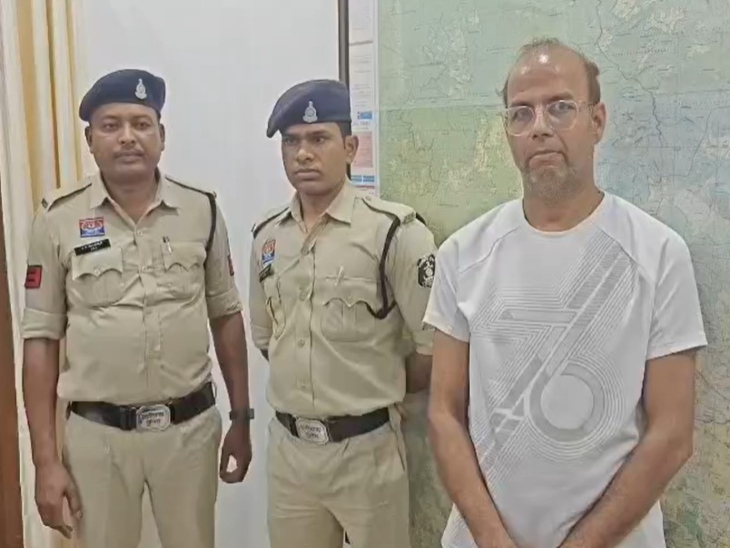 केस दर्ज होने के बाद आरोपी संचालक विनोद वैद राजस्थान भाग गया था।