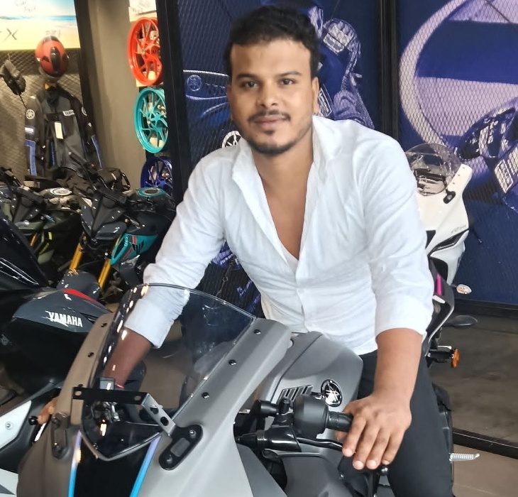 रवीश न्यू करबिगहिया इलाके में सेक्स रैकेट चलाता है।