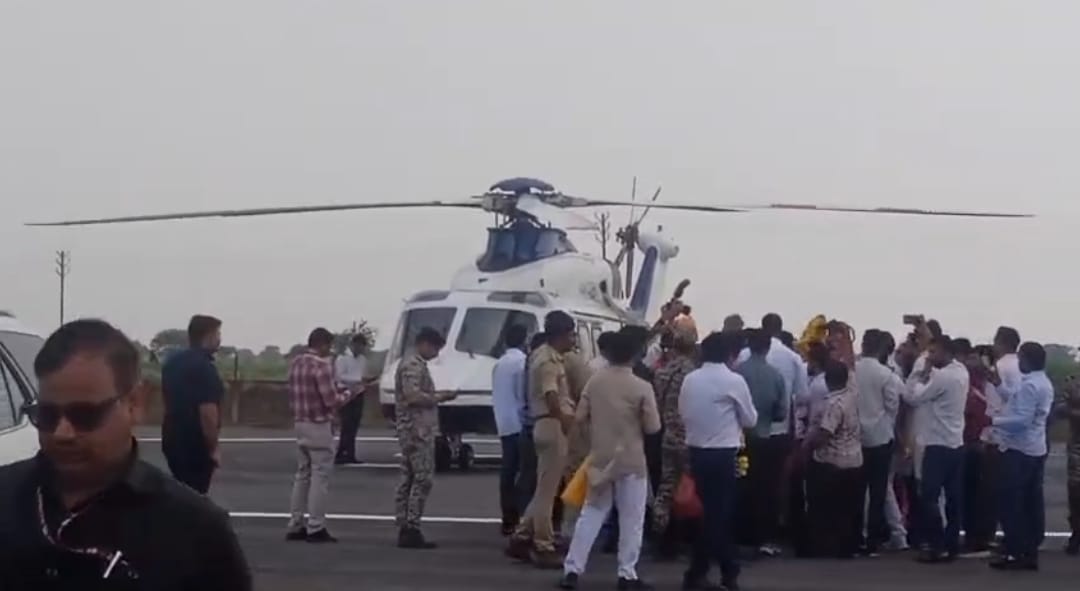 ड्रोन उड़ता देख पायलट ने उड़ान भरने से इनकार कर दिया।