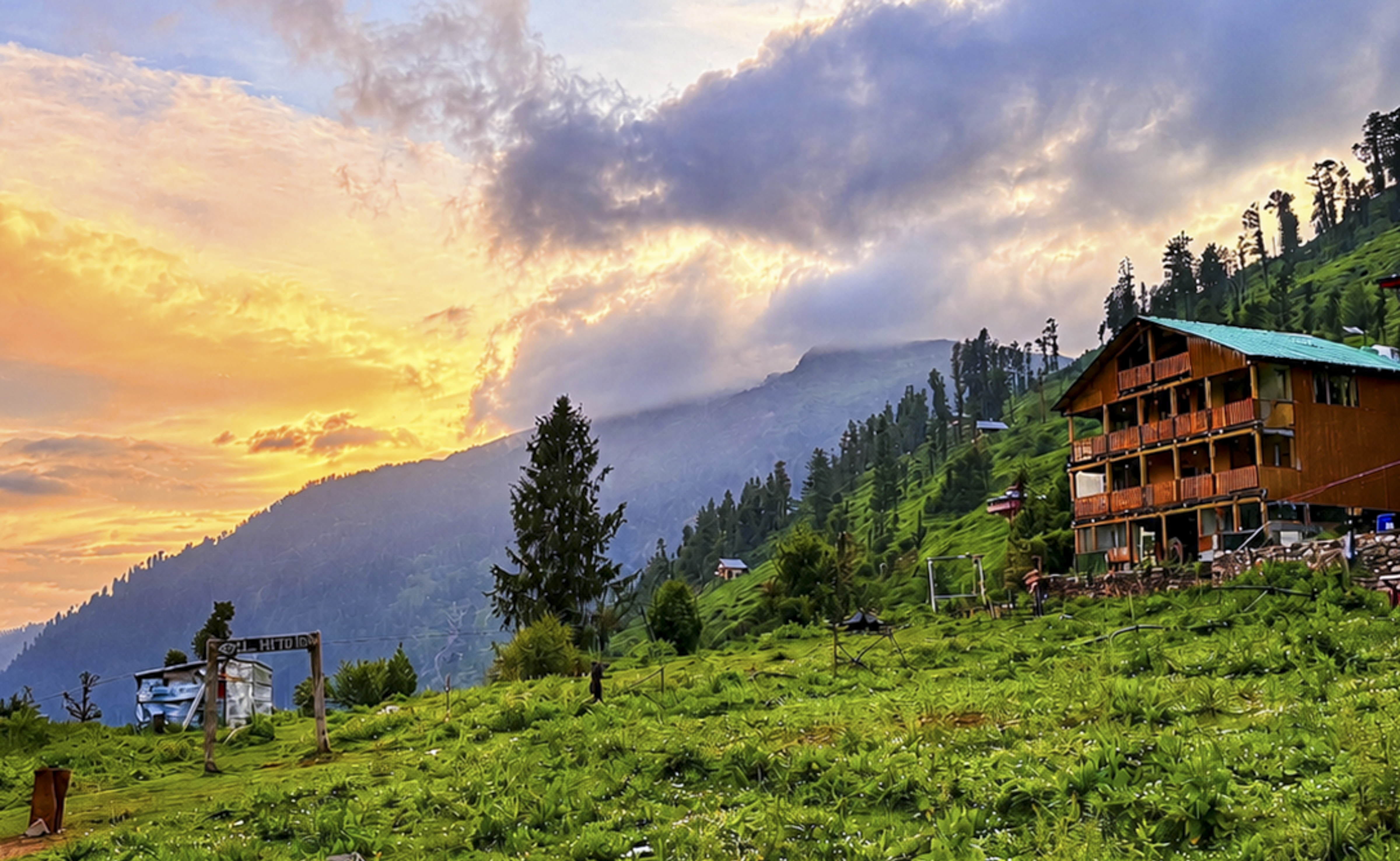 कुल्लू में पहाड़ों पर बारिश रुकने के बाद बादल गायब हो गए हैं। सोमवार को सूर्यास्त के समय आसमान कई रंगों में रंग गया।
