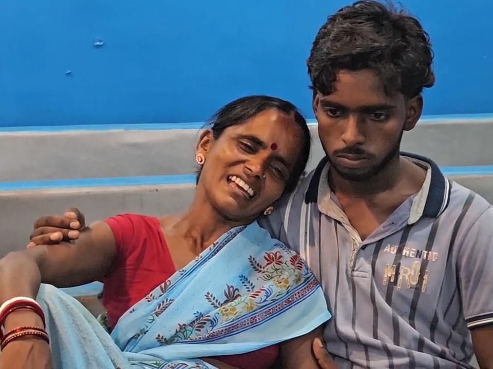 महतोडीह में करंट लगने से हादसा, परिजनों ने विभाग पर लापरवाही का आरोप लगाया|गिरिडीह,Giridih - Dainik Bhaskar