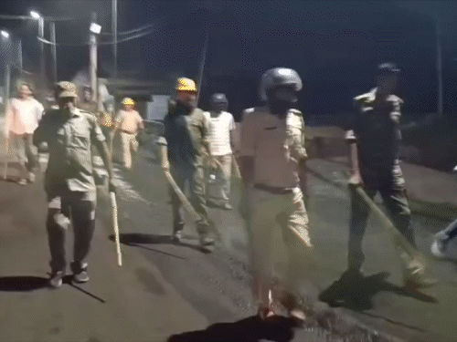 शराब दुकान के पास हुआ था हंगामा, शांत कराने पहुंची थी पुलिस, सुतली बम से दहशत|धनबाद,Dhanbad - Dainik Bhaskar