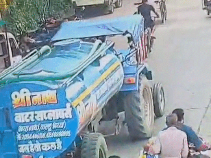 हादसे के बाद टैंकर लेकर भाग निकला ड्राइवर।