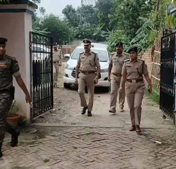 पटना हाईकोर्ट की ओर से जांच सौंपे जाने के बाद विकास वैभव और इनकी एसआईटी में शामिल 6 अधिकारियों ने क्राइम सीन पर दोबारा पड़ताल शुरू की थी।