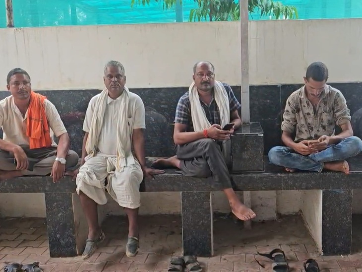 परिजनों ने लगाया दहेज के लिए प्रताड़ना का आरोप।